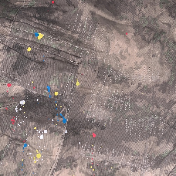 NWT โ
Paint ๐จ ๐ Stain Matchbox Camo Khaki Shorts - Picture 4 of 8